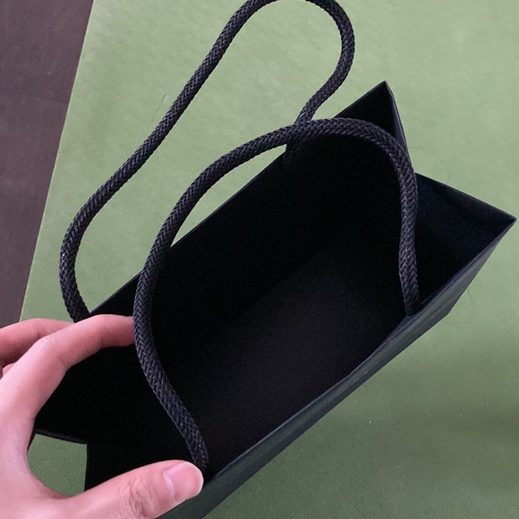 Authentic Chanel shopping bag with camellia flower - Picture 6 of 6